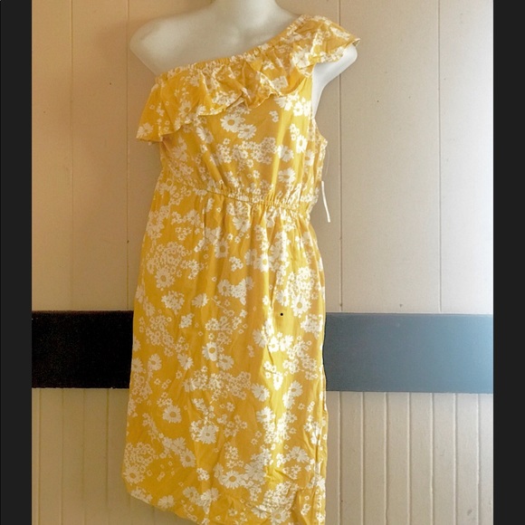 Old Navy Dresses & Skirts - Old Navy Yellow daisy dress L